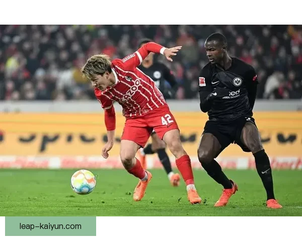 勒沃库森中场体系本赛季表现稳健，攻防转换效率持续提升